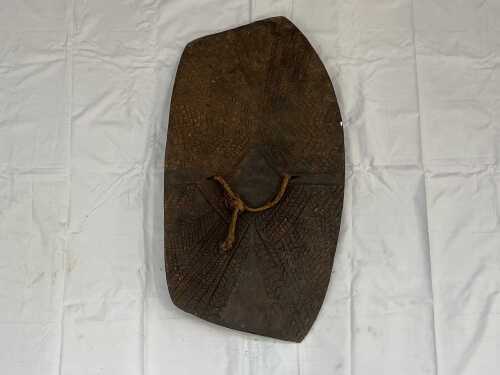 Superb traditional Kalam war shield. Papua New Guinea, Simbai area, Bismarck Schrader Ranges.