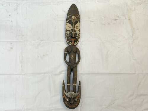Traditional Papua New Guinea bag hook.