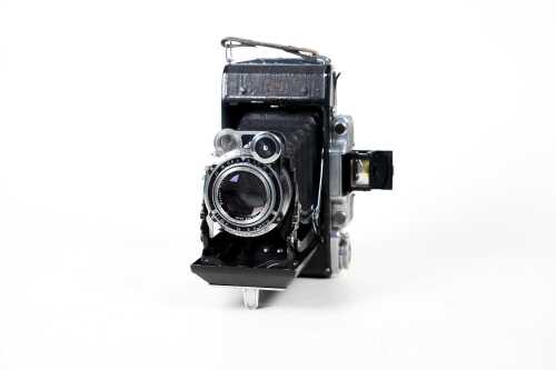 Zeiss Ikon Super-Ikonta medium format folding range finder film camera