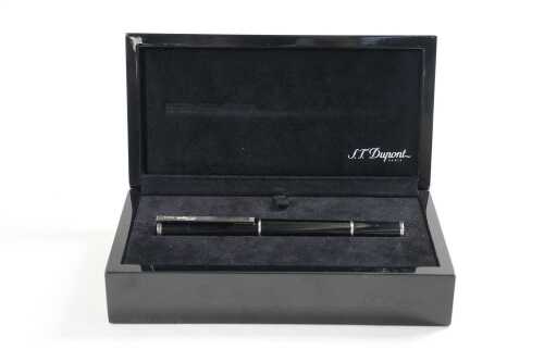 S.T. Dupont Neo-Classique President rollerball pen with hidden flash drive