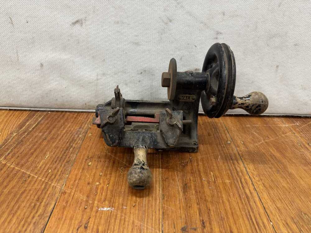 Yale key cutting machine