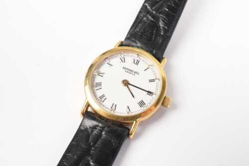 A vintage Raymond Weil quartz ladies watch.