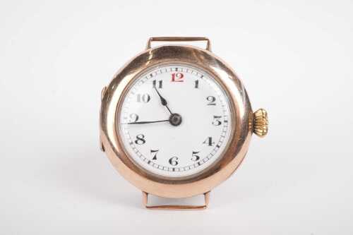 A Rolex Wilsdorf and Davis ladies mechanical wristwatch in 9ct rose gold.