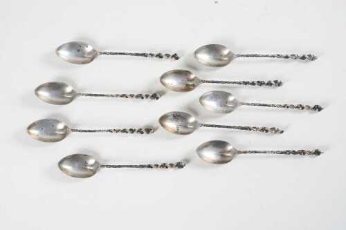 Nine sterling silver teaspoons. Weight 68g