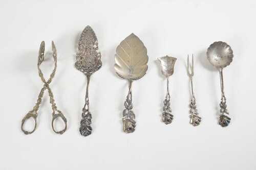 Group of Hildesheim Rose 800 silver servingware. Weight 177g