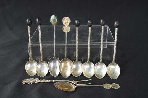 A group of silver spoons. Total weight 89g