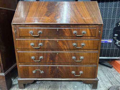 A Georgian mahogany bureau