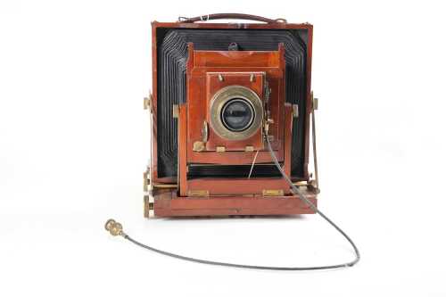 An antique Thornton-Pickard Imperial Triple Extension 4&frac34; x 6&frac12;" plate field camera, c. 1910