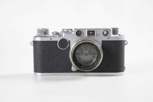 A Leica IIf rangefinder film camera with Ernst Leitz Wetzlar Summitar 50mm f2 lens