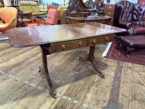 A Regency period mahogany centre table, c.1825 - 3