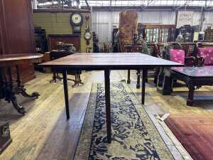 A George III mahogany dropside table - 4