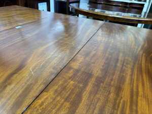 A George III mahogany dropside table - 5