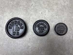 Antique W & T Avery scales with three weights - 4