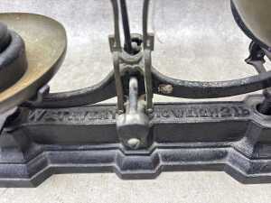 Antique W & T Avery scales with three weights - 5