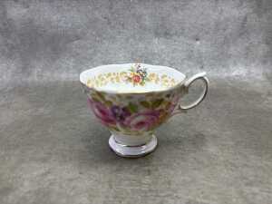 Set of six Royal Albert Serena porcelain trios - 4