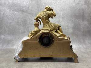 An antique French gilt spelter figural mantel clock - 2