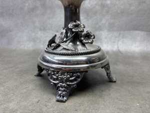 An antique kerosene lamp - 4