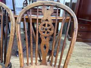 Set of six matched antique Windsor chairs including two carvers. - 3