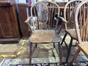 Set of six matched antique Windsor chairs including two carvers. - 4