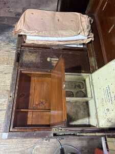 A 19th century Royal Navel officers trunk - 2