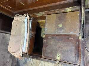 A 19th century Royal Navel officers trunk - 4