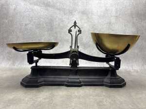 W & T Avery antique set of scales with weights - 2