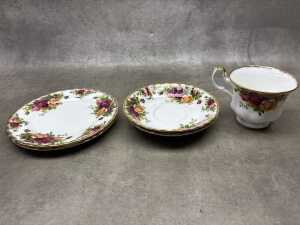 Six Royal Albert Old Country Roses porcelain trios. - 2
