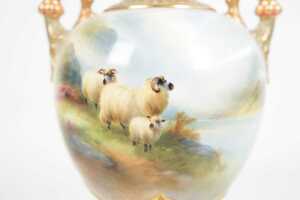 1907 Harry Davis Royal Worcester twin handled and lidded porcelain vase - 2