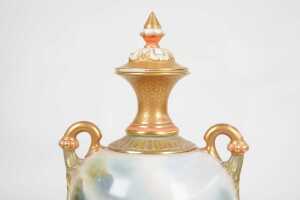 1907 Harry Davis Royal Worcester twin handled and lidded porcelain vase - 3