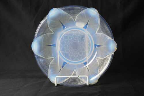 Ezan French Art Deco opalescent glass bowl