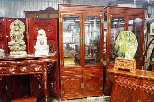Chinese huali wood display cabinet