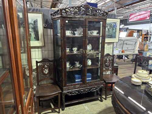 Chinese hongmu display cabinet