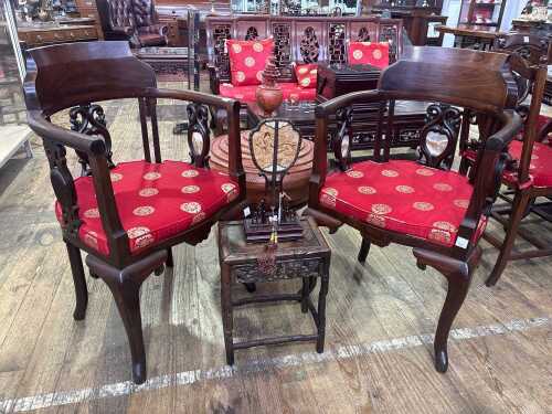Pair of Chinese hongmu armchairs