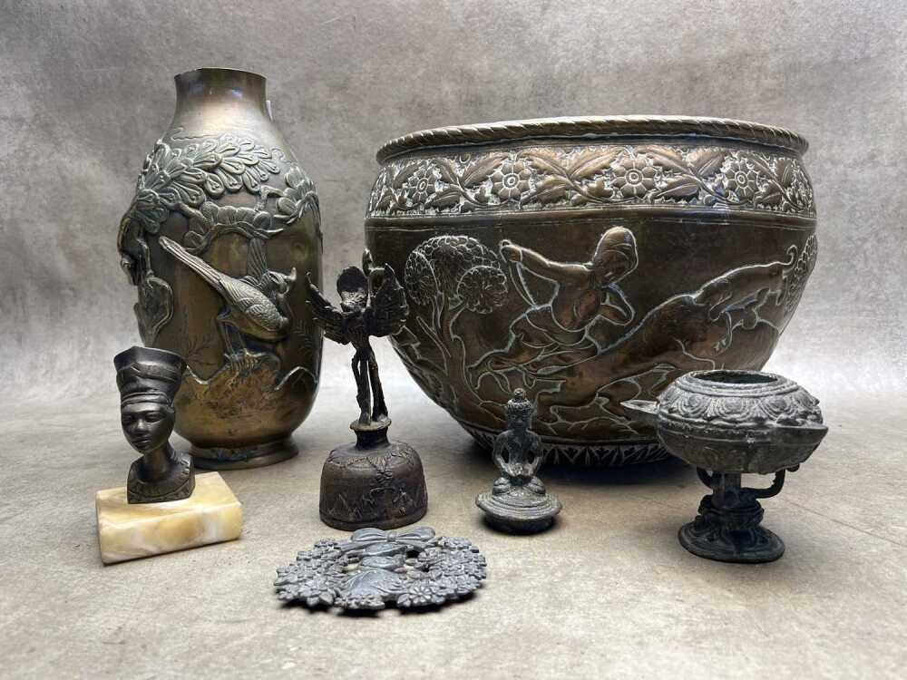 Metalware Decorative metalware
