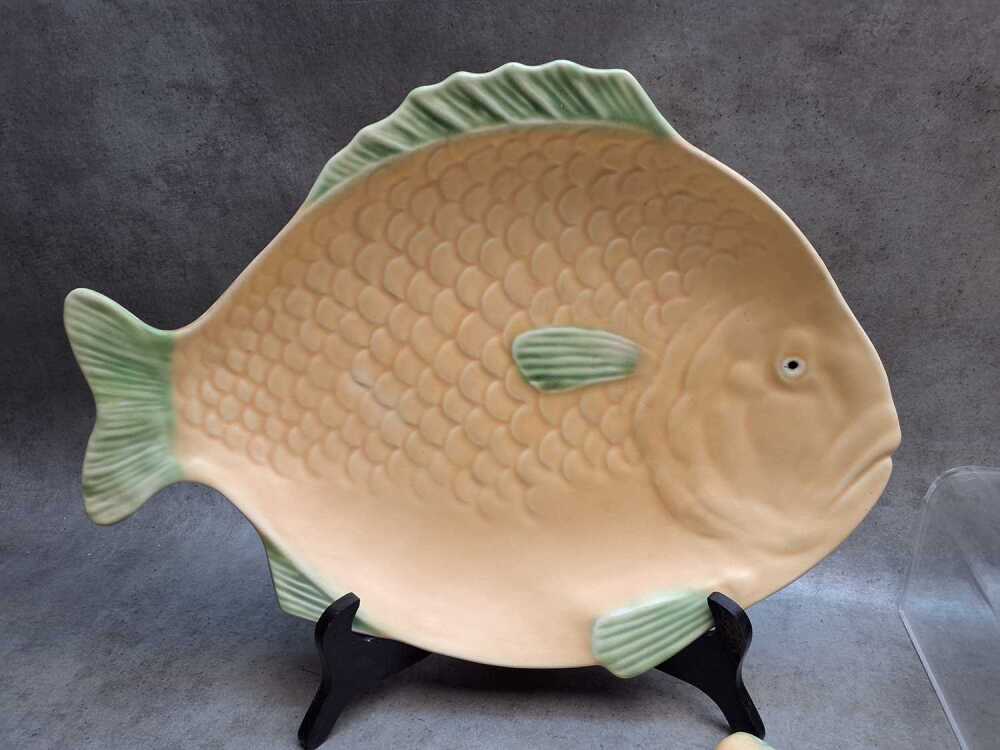 Collection of Shorter & Son yellow fish ware